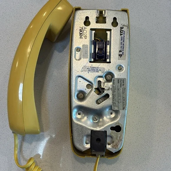 Vintage Western Electric Trimlin Yellow Rotary Wall Mount Phone - Picture 6 of 8
